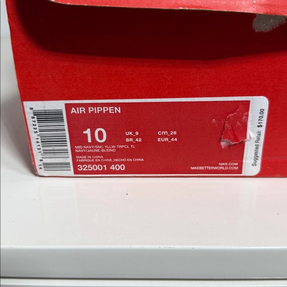 NIKE Air Pippen - US Mens 10 - Picture 2 of 11